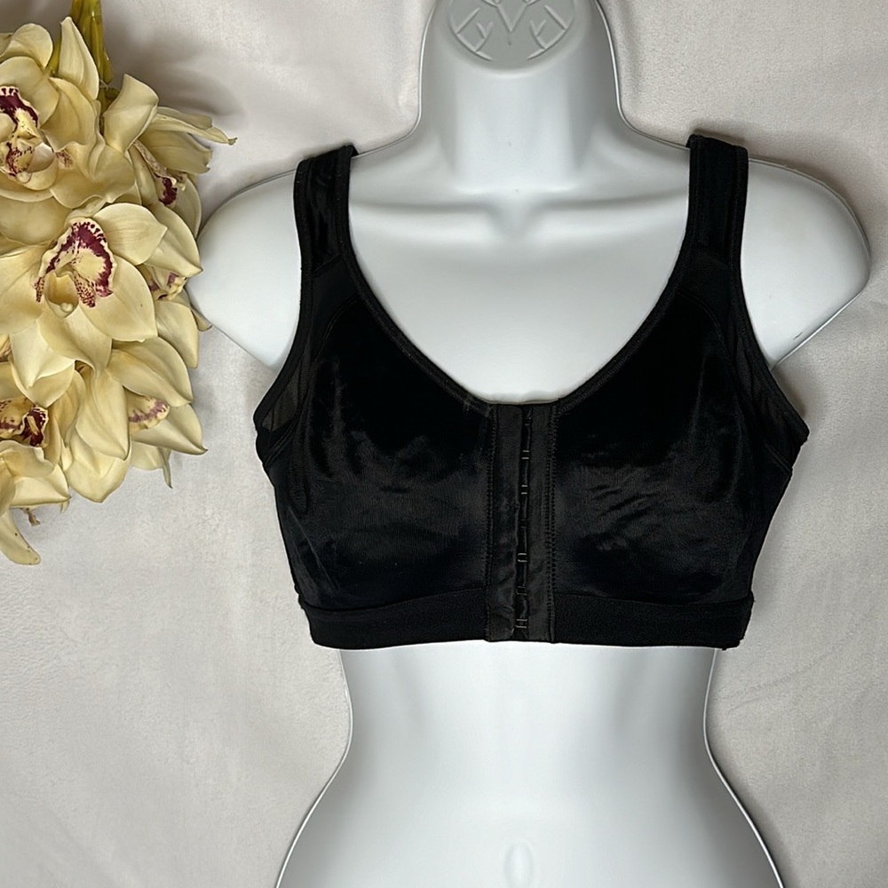 🐼 3/$25 🐼 Leonisa posture correcting bra size 34DD